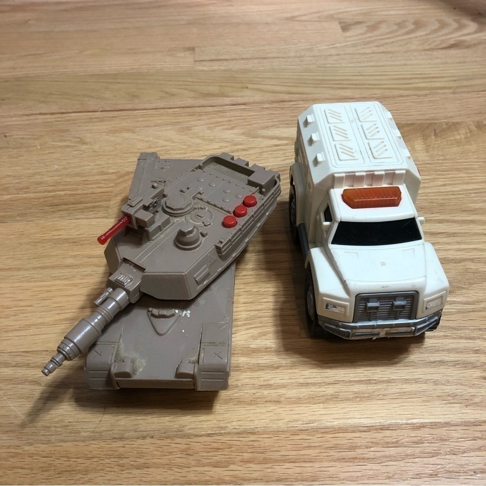 Military Vehicle Bundle Tank White Truck Army Brown Gray Kids Toy